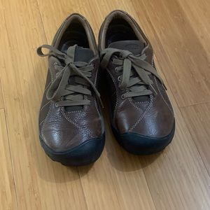 Keen women shoes size 8